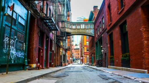 Culture and spaces in the (de)construction of the city